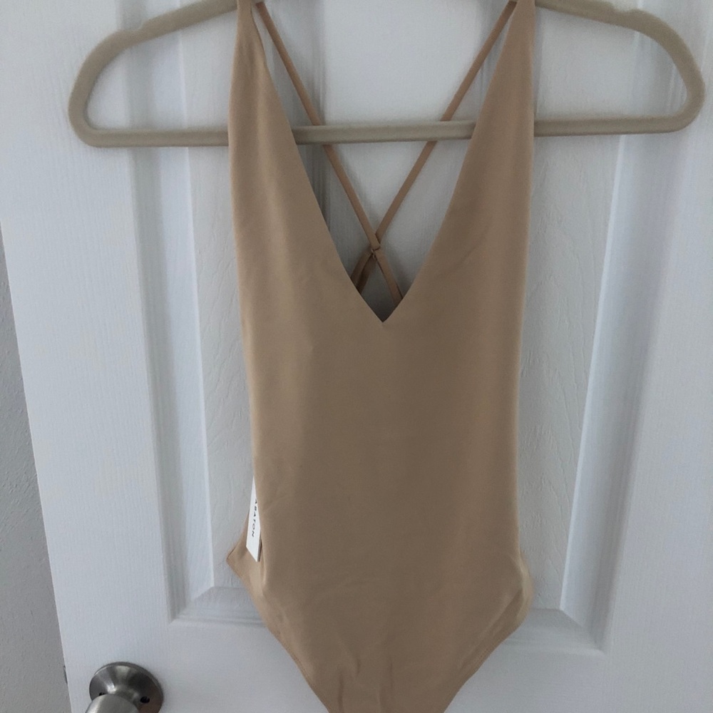 Aritzia Babaton Contour Cambria Bodysuit NWT size small